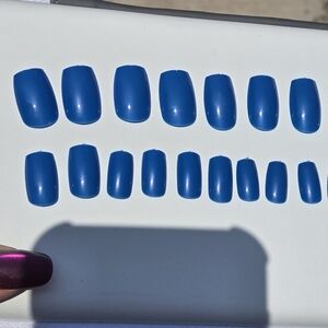 🍒🍒 Blue Press-On Nails Set